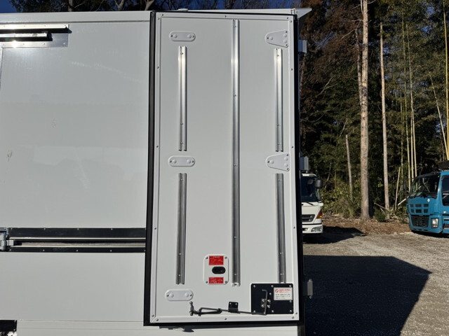 三菱ふそうキャンター冷凍車（冷蔵車）小型（2t・3t）[写真22]