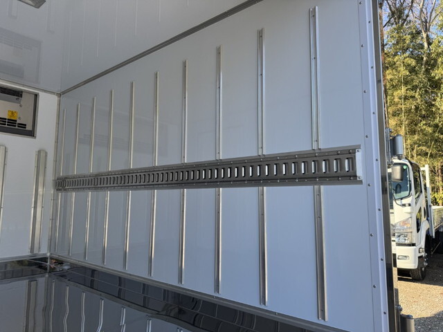 三菱ふそうキャンター冷凍車（冷蔵車）小型（2t・3t）[写真28]