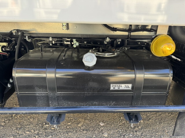 三菱ふそうキャンター冷凍車（冷蔵車）小型（2t・3t）[写真30]