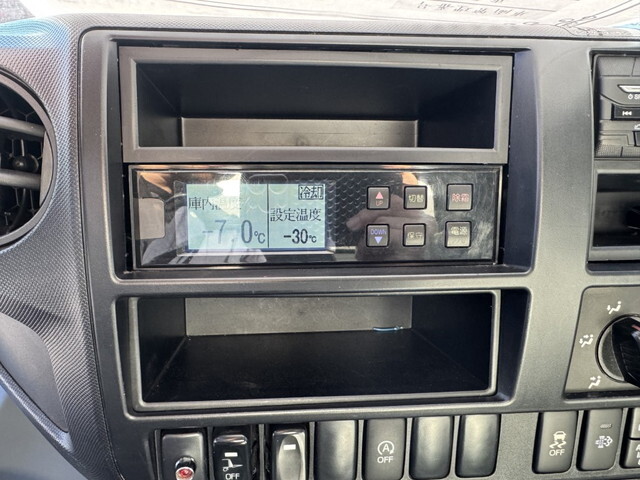 日野デュトロ冷凍車（冷蔵車）小型（2t・3t）[写真10]