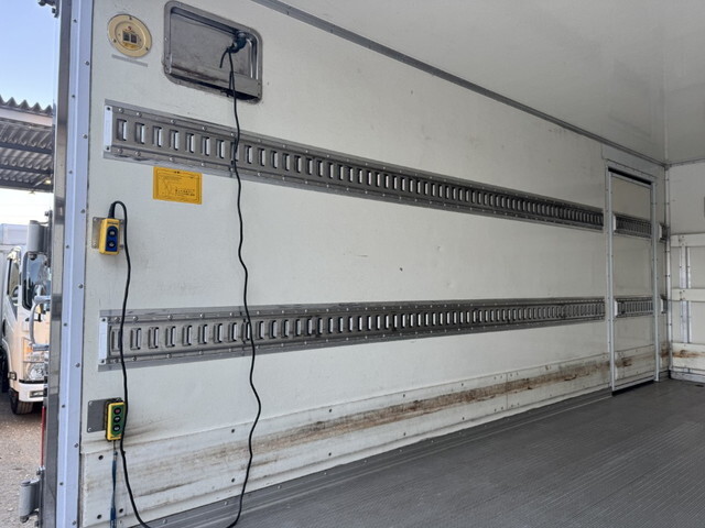 日野デュトロ冷凍車（冷蔵車）小型（2t・3t）[写真28]