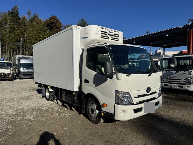 日野デュトロ冷凍車（冷蔵車）小型（2t・3t）[写真03]