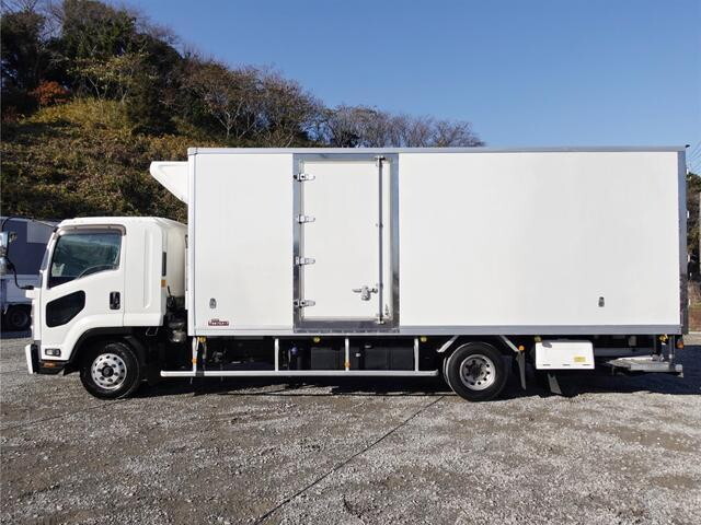 いすゞフォワード冷凍車（冷蔵車）中型（4t）[写真12]