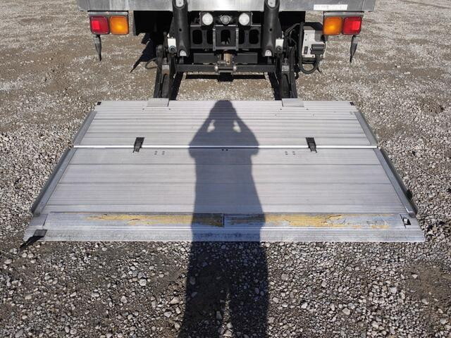 いすゞフォワード冷凍車（冷蔵車）中型（4t）[写真15]