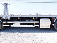 いすゞギガアルミウイング大型（10t）[写真20]