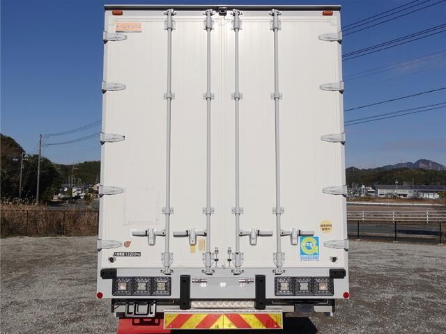 日野プロフィアアルミウイング大型（10t）[写真02]