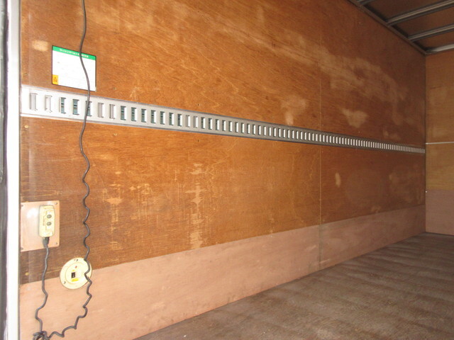 日野デュトロアルミバン小型（2t・3t）[写真10]