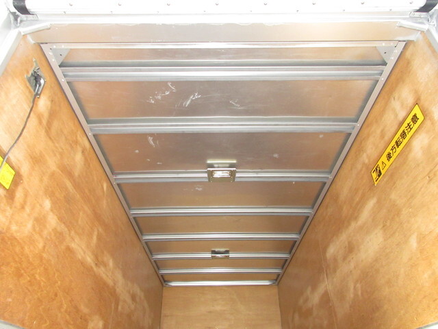 日野デュトロアルミバン小型（2t・3t）[写真12]