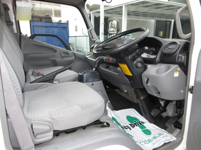 日野デュトロアルミバン小型（2t・3t）[写真18]