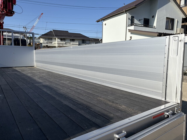 三菱ふそうファイタークレーン4段増トン（6t・8t）[写真11]