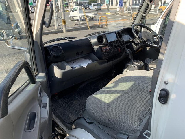 トヨタその他の車種ダブルキャブ（Wキャブ）小型（2t・3t）[写真13]