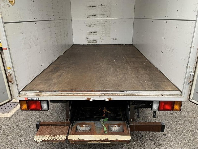 いすゞエルフアルミバン小型（2t・3t）[写真08]