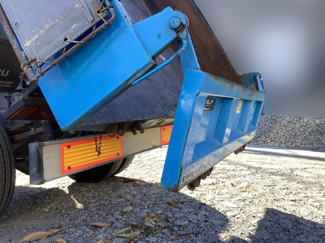 いすゞエルフダンプ小型（2t・3t）[写真12]