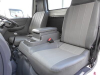 日産バネット平ボディ小型（2t・3t）[写真28]