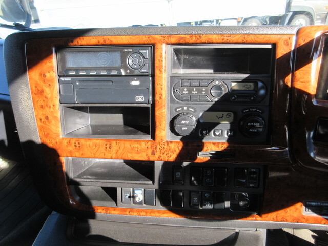 いすゞギガダンプ大型（10t）[写真13]