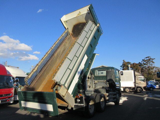 いすゞギガダンプ大型（10t）[写真26]