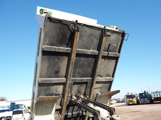 日野レンジャーダンプ中型（4t）[写真12]