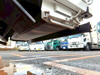 三菱ふそうキャンターパッカー車（塵芥車）小型（2t・3t）[写真17]