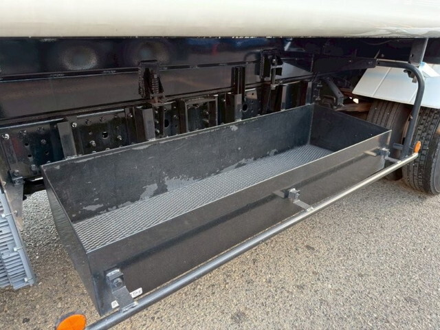 三菱ふそうキャンターパッカー車（塵芥車）小型（2t・3t）[写真20]