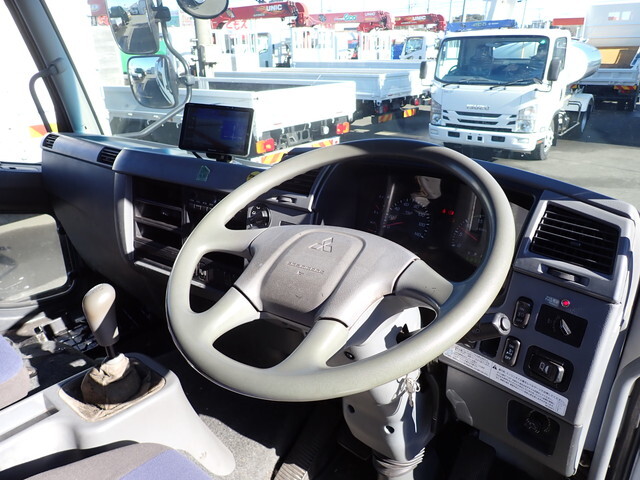 三菱ふそうファイタークレーン5段増トン（6t・8t）[写真26]