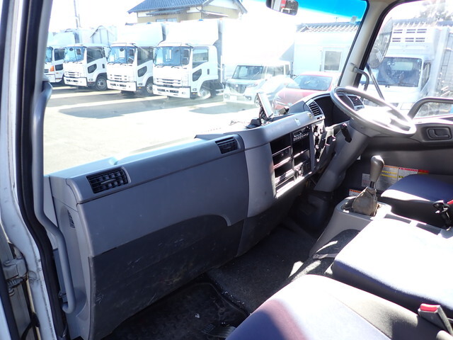 三菱ふそうファイタークレーン5段増トン（6t・8t）[写真30]