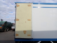 いすゞエルフ冷凍車（冷蔵車）小型（2t・3t）[写真13]