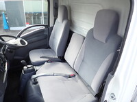 いすゞエルフ冷凍車（冷蔵車）小型（2t・3t）[写真36]