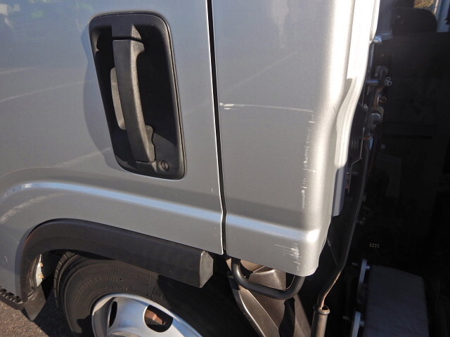 いすゞエルフクレーン5段小型（2t・3t）[写真36]