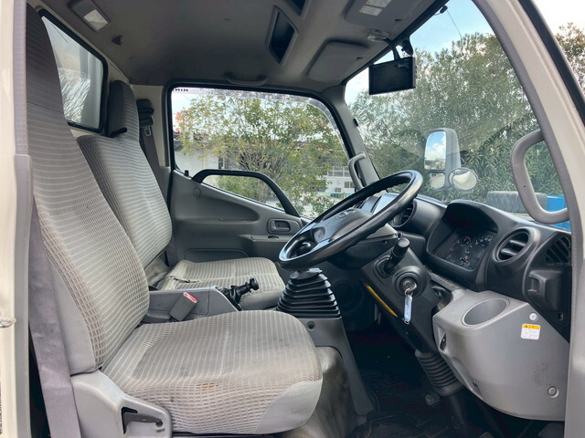 日野デュトロアルミバン小型（2t・3t）[写真33]