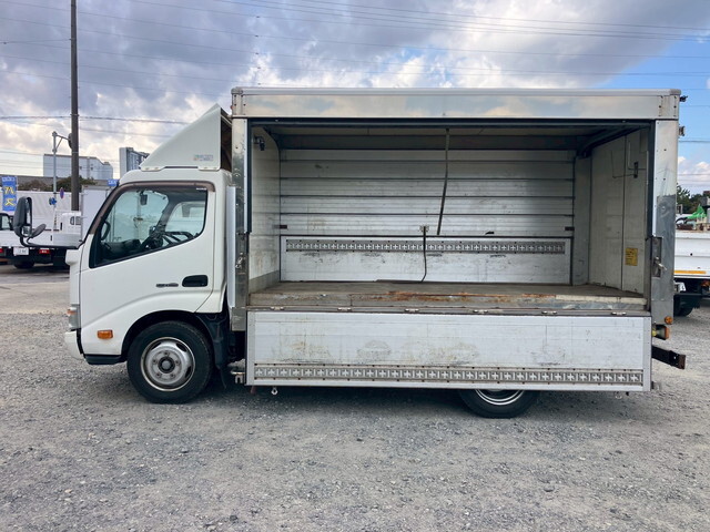 日野デュトロアルミバン小型（2t・3t）[写真07]