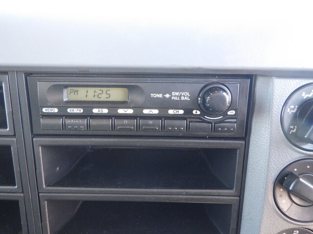 三菱ふそうファイター平ボディ中型（4t）[写真28]