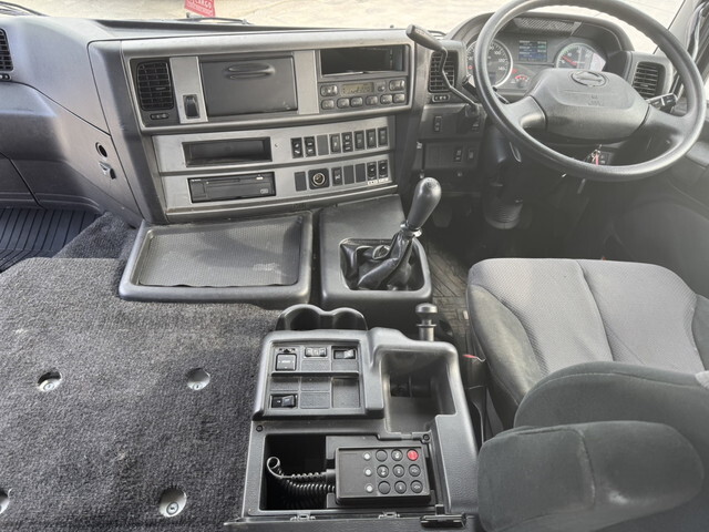 日野プロフィアトレーラーヘッド（トラクターヘッド）大型（10t）[写真13]