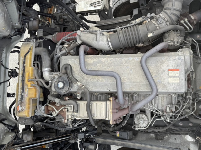 日野プロフィアトレーラーヘッド（トラクターヘッド）大型（10t）[写真18]