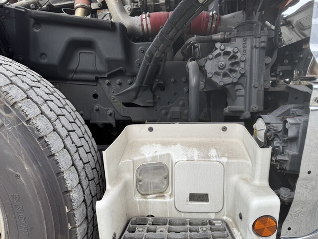 日野プロフィアトレーラーヘッド（トラクターヘッド）大型（10t）[写真28]