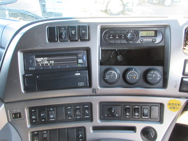 UDトラックスクオンアルミウイング大型（10t）[写真16]