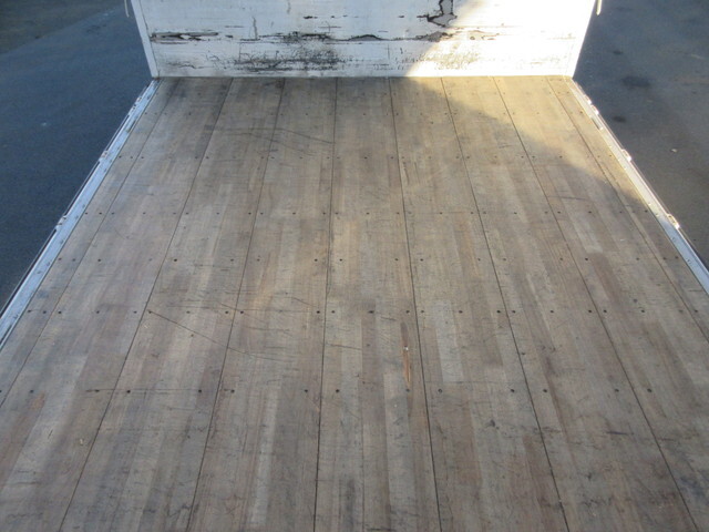 UDトラックスクオンアルミウイング大型（10t）[写真30]