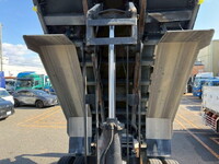 いすゞギガダンプ大型（10t）[写真11]