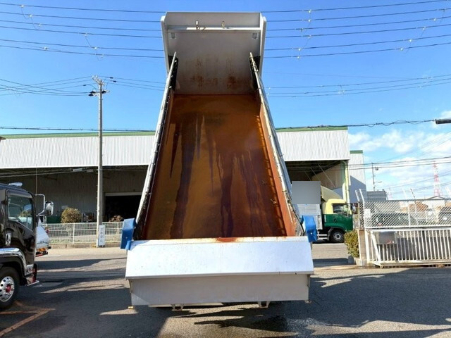 いすゞギガダンプ大型（10t）[写真05]