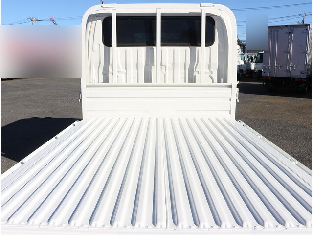 トヨタトヨエース平ボディ小型（2t・3t）[写真13]