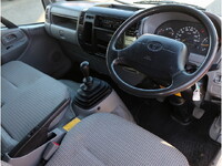 トヨタトヨエース平ボディ小型（2t・3t）[写真16]