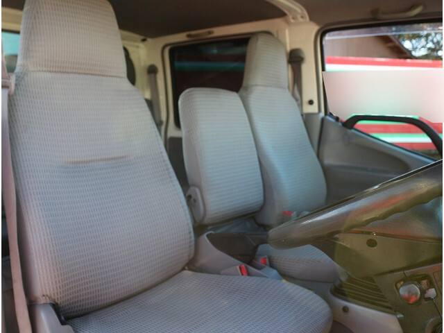 トヨタトヨエース平ボディ小型（2t・3t）[写真16]