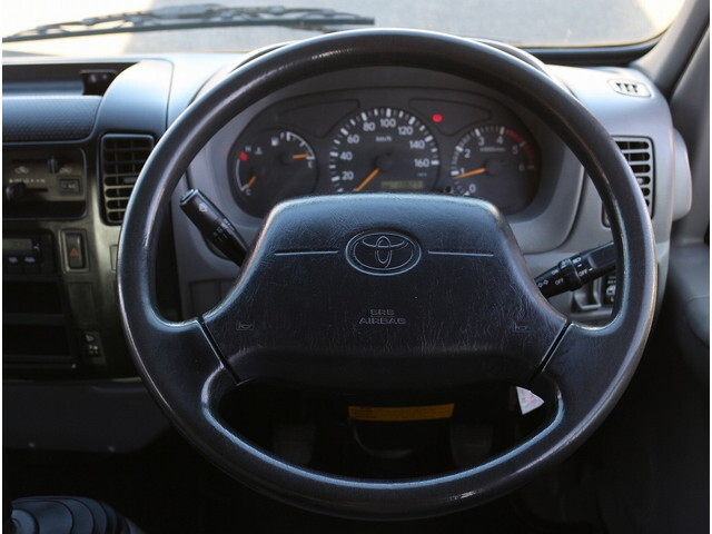 トヨタトヨエース平ボディ小型（2t・3t）[写真18]