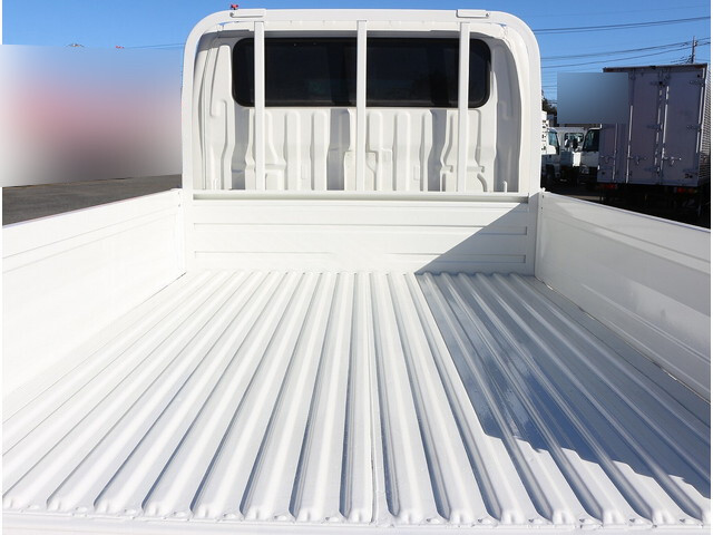 トヨタトヨエース平ボディ小型（2t・3t）[写真09]