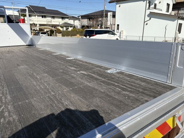 三菱ふそうファイターセルフクレーン4段増トン（6t・8t）[写真11]