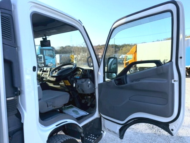 日野デュトロアルミウイング小型（2t・3t）[写真24]