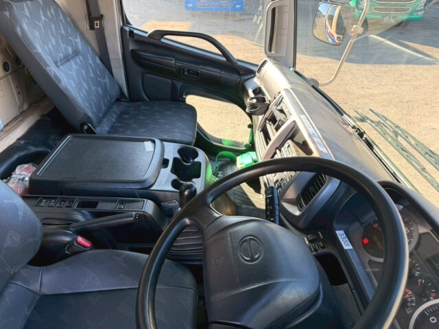 日野レンジャーアルミウイング中型（4t）[写真16]