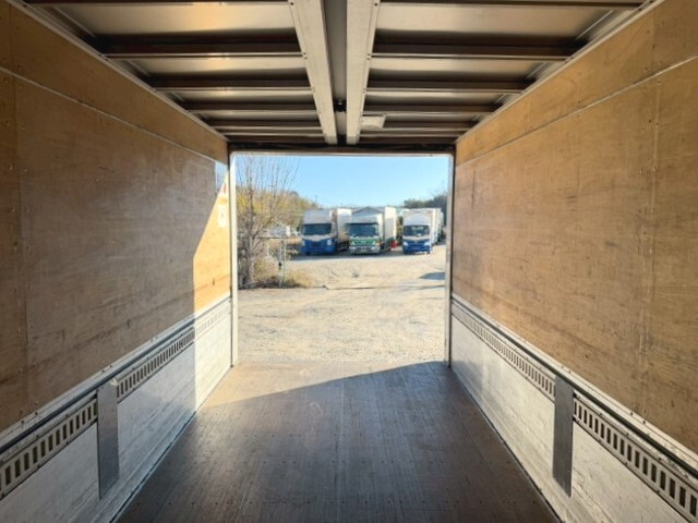 日野レンジャーアルミウイング中型（4t）[写真04]