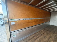 いすゞフォワードアルミウイング中型（4t）[写真13]