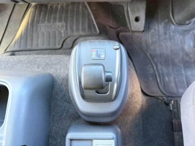 いすゞフォワードアルミウイング中型（4t）[写真15]