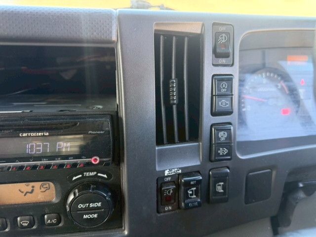 いすゞフォワードアルミウイング中型（4t）[写真16]